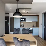 R73 Residences 4*