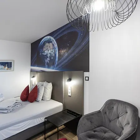 R73 Residences Apartahotel 4*