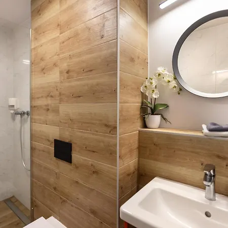Hotel de apartamente R73 Residences Beci