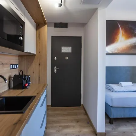 R73 Residences 4*