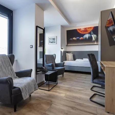 Aparthotel R73 Residences 4*