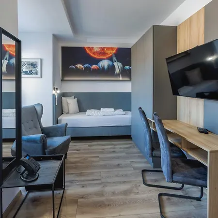 R73 Residences Aparthotel 4*